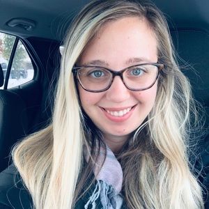 Meet your Posher, Dayna